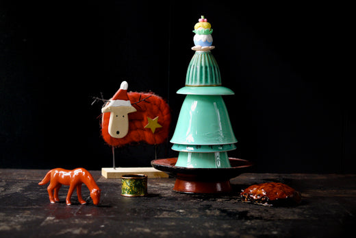 How Tea and Porcelain Transform Your Christmas Table