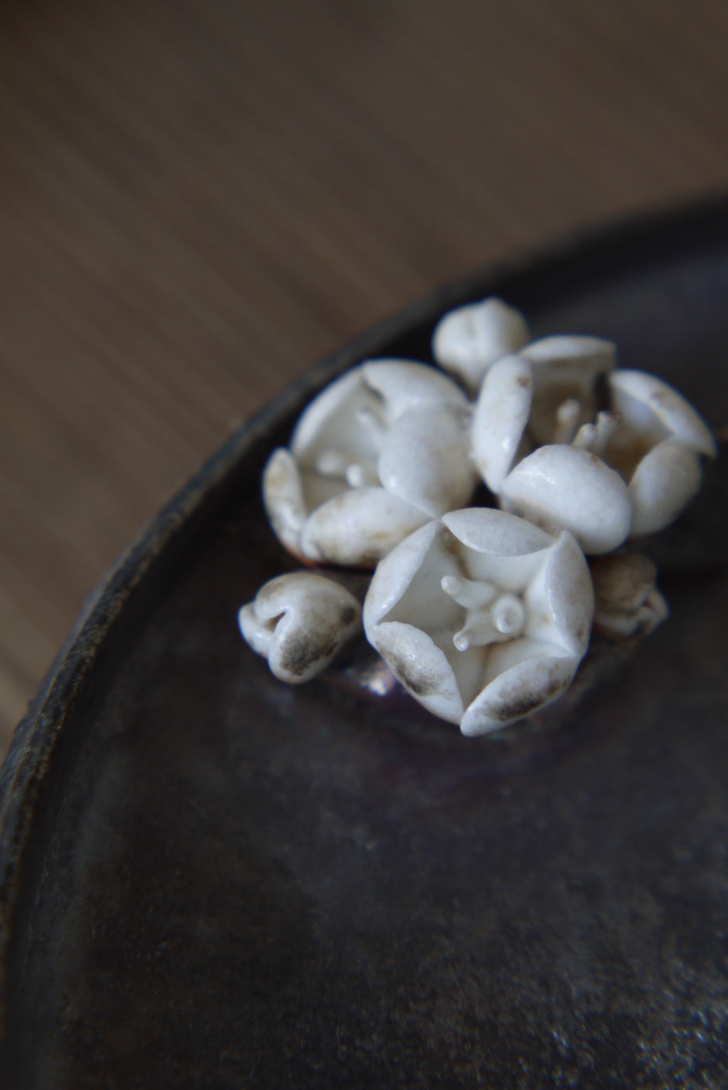 Artisan Wood-Fired Flower-Pattern Ceramic Pot Support|Best Ceramics