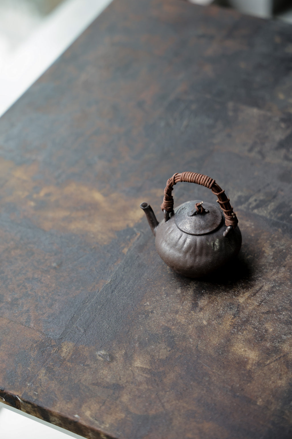 Best Ceramics-Rattan Handled Teapot Dehua Wood-Fired by Huang Qiuyang