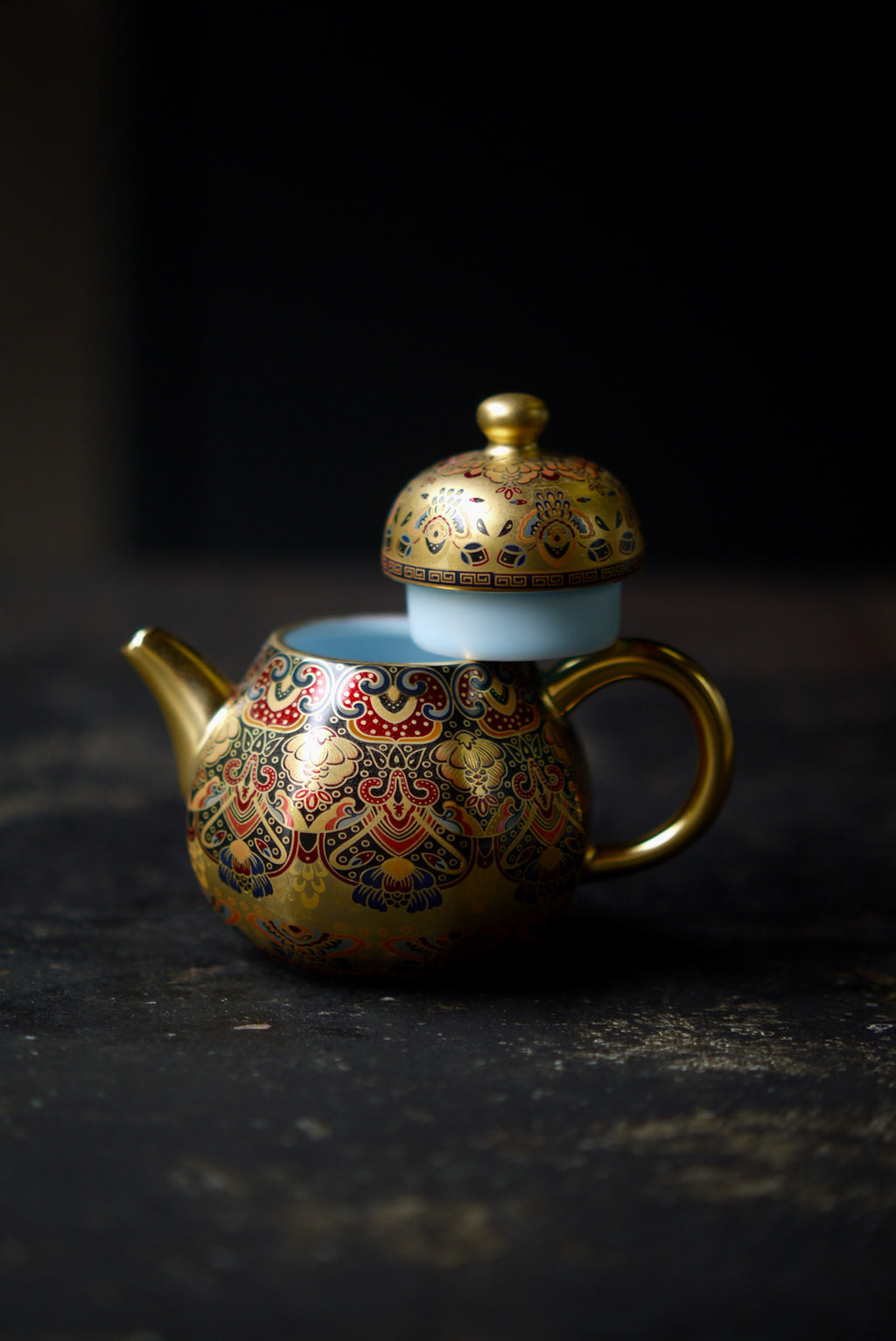 Regal Golden Elegance Dehua Porcelain Delicate Teapot|Best Ceramics