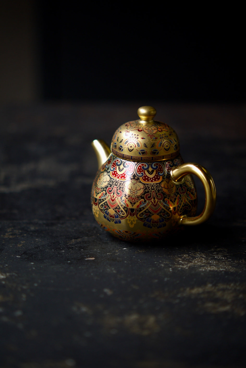 Regal Golden Elegance Dehua Porcelain Delicate Teapot|Best Ceramics