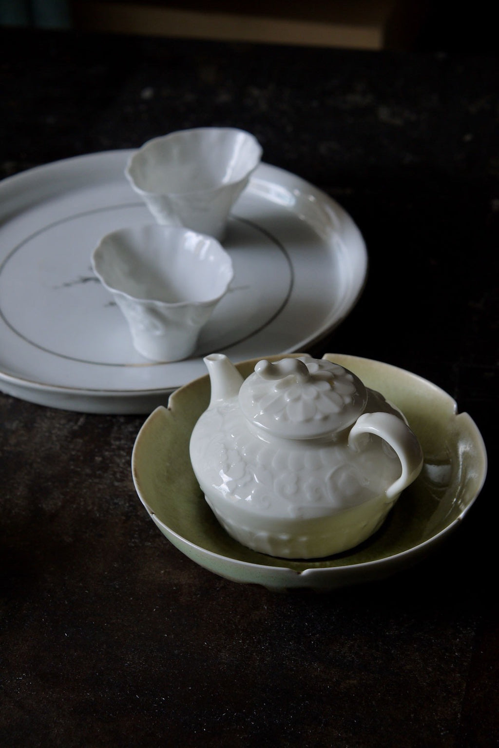 Vintage Ming Dynasty Dehua Kungfu Teapot with Lotus Relief|Best Ceramics