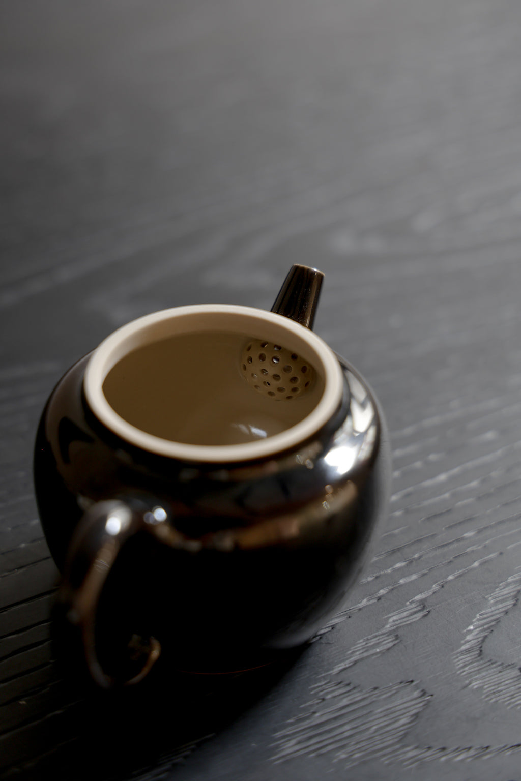 Dark Basalt Teapot by Hong Jianpeng | Handcrafted Natural Ore Clay