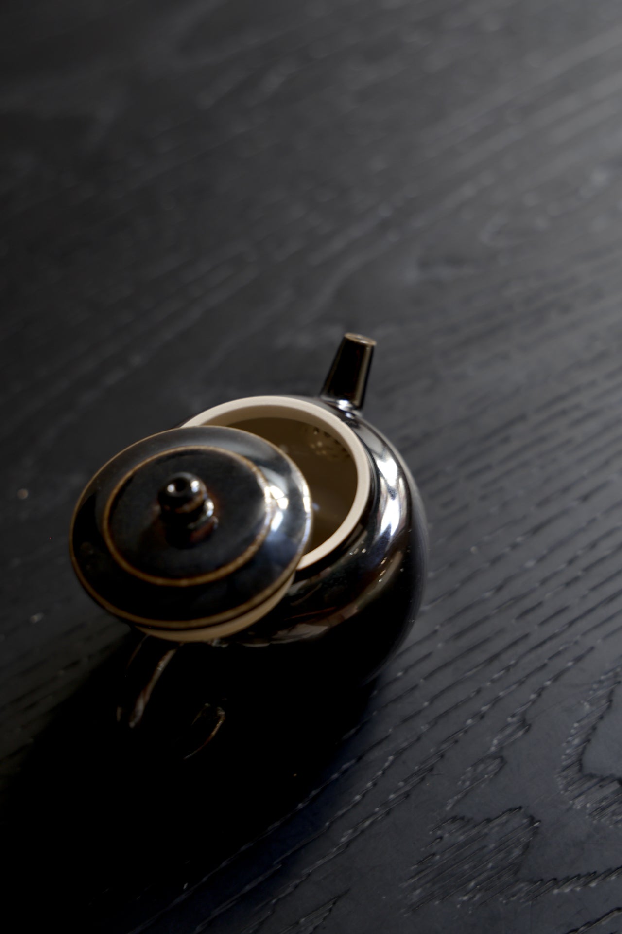 Dark Basalt Teapot by Hong Jianpeng | Handcrafted Natural Ore Clay