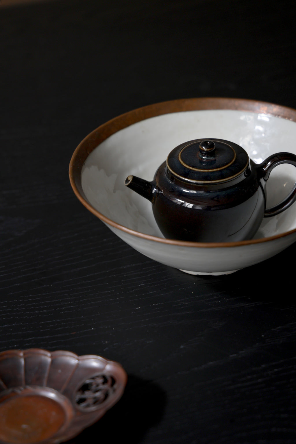 Dark Basalt Teapot by Hong Jianpeng | Handcrafted Natural Ore Clay