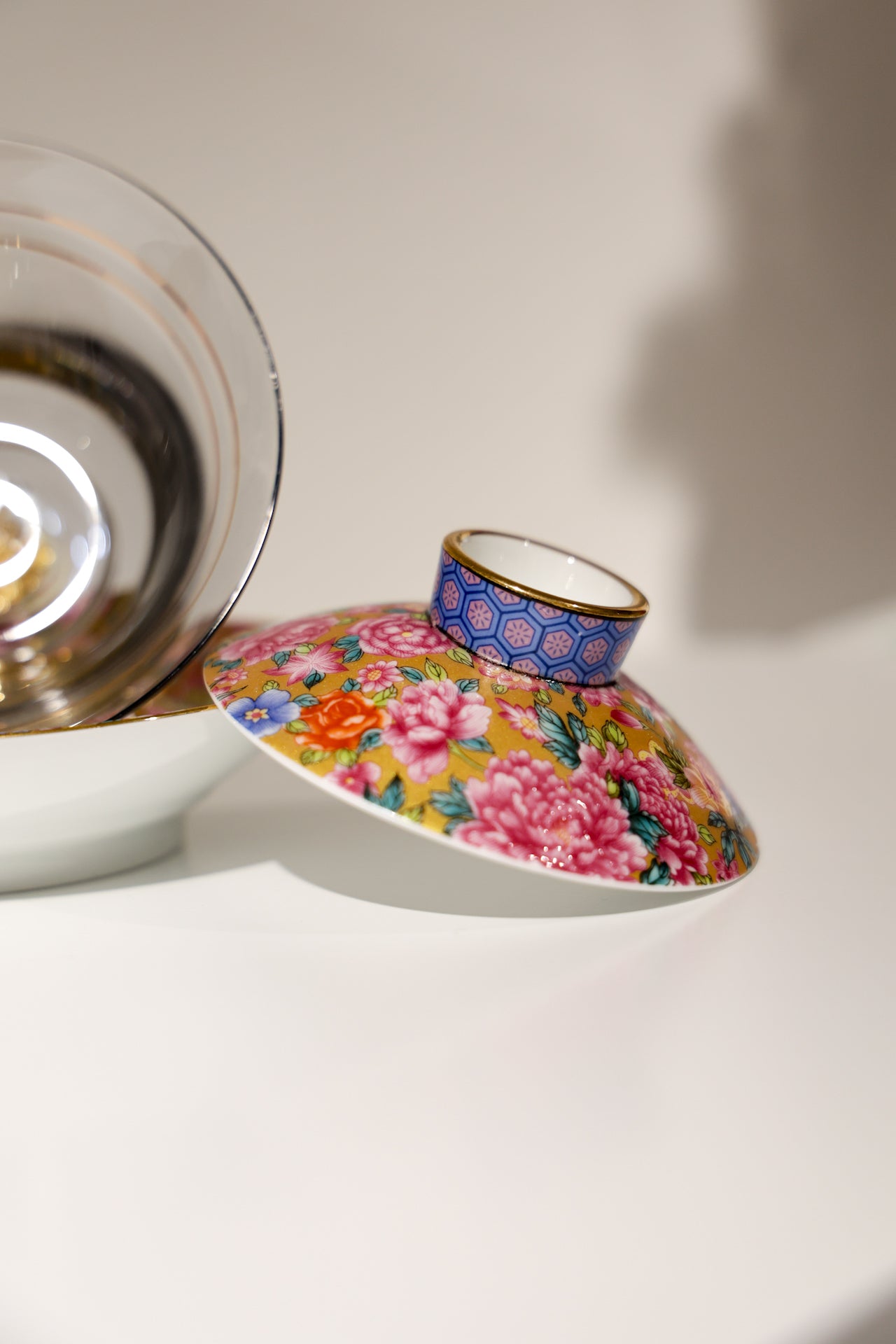 Taiwu Void & Reality Gaiwan | Glass Body & Hand-Painted Porcelain
