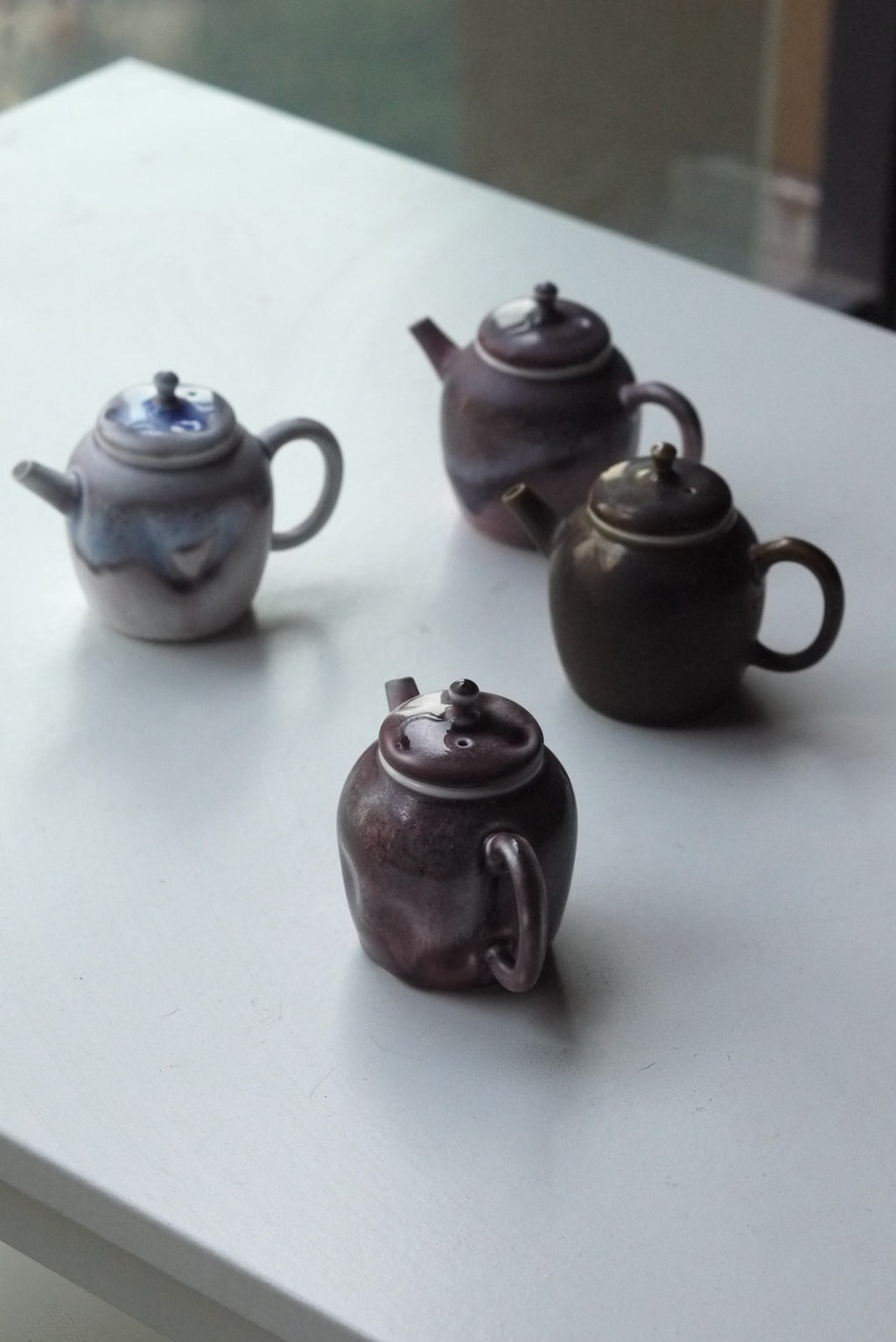 Théière à glaçure craquelée