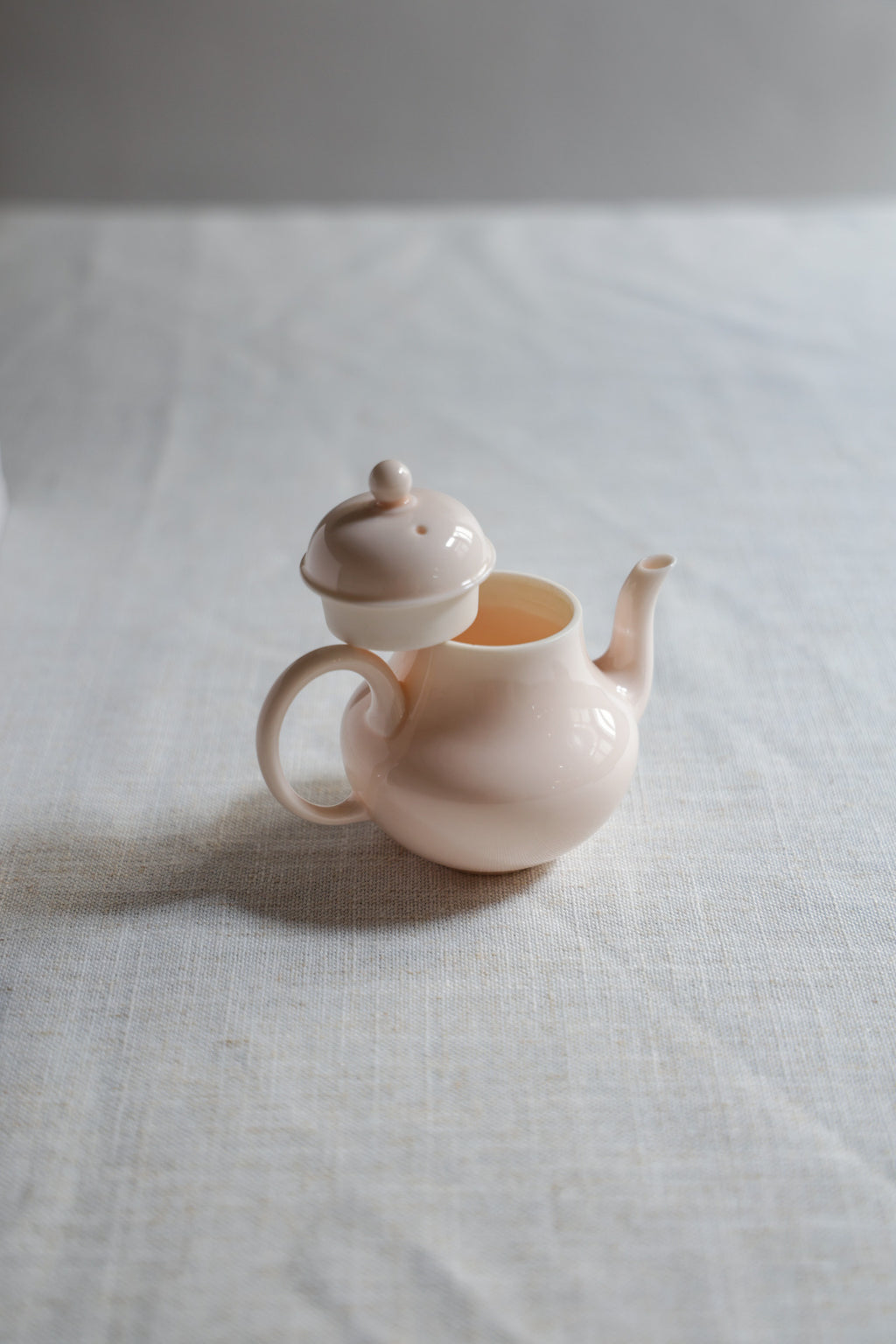 Ming Style White Porcelain Pot | Handcrafted Hai Er Hong Teapot