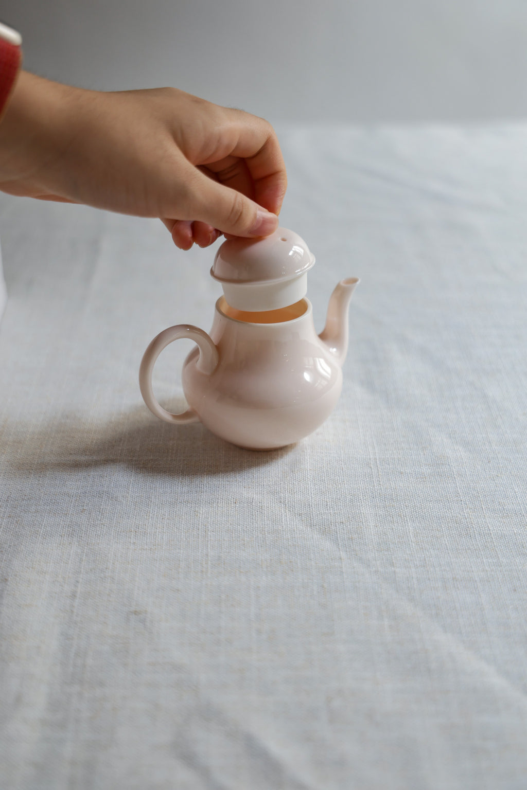 Ming Style White Porcelain Pot | Handcrafted Hai Er Hong Teapot