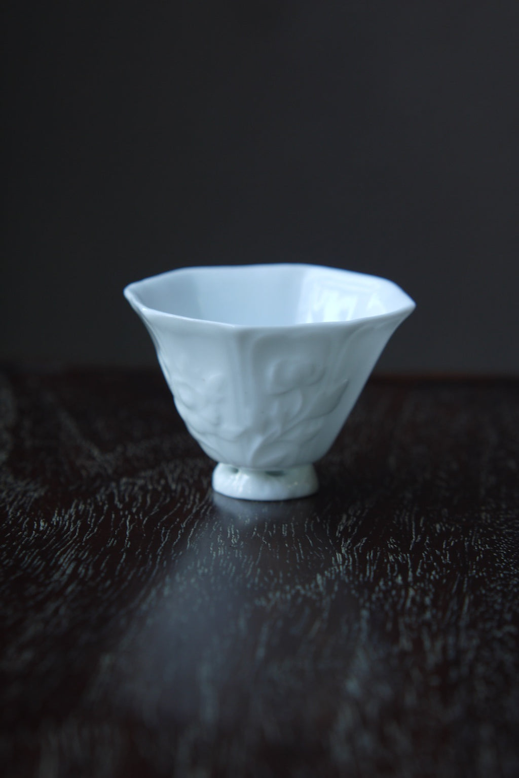 Tasses à thé de sculpture de fleurs de style antique