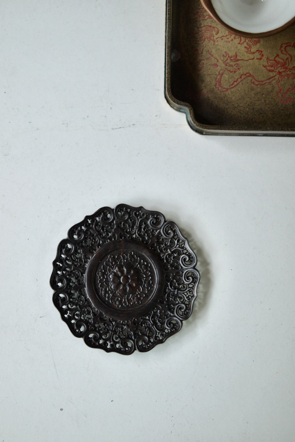 Plateau à thé en bois sculpté à la main