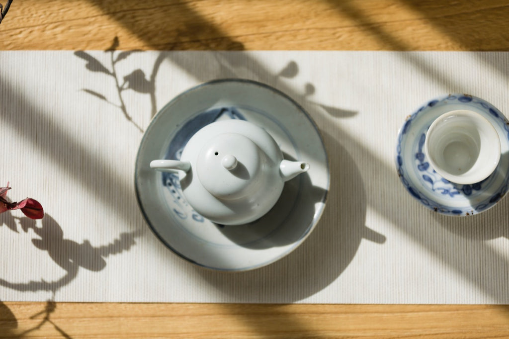 Traditional Style Teapot 